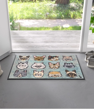 Vaip kassidega maja ukse juures Love Cats
