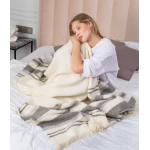 Valge villane pleed triipudega 1