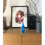 Stiilne sinine küünal interjööris 1