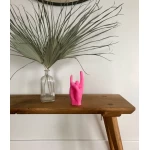 Originaalne roosa küünal laual 1