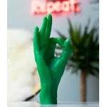 Kingiideed roheline küünal interjööris 1